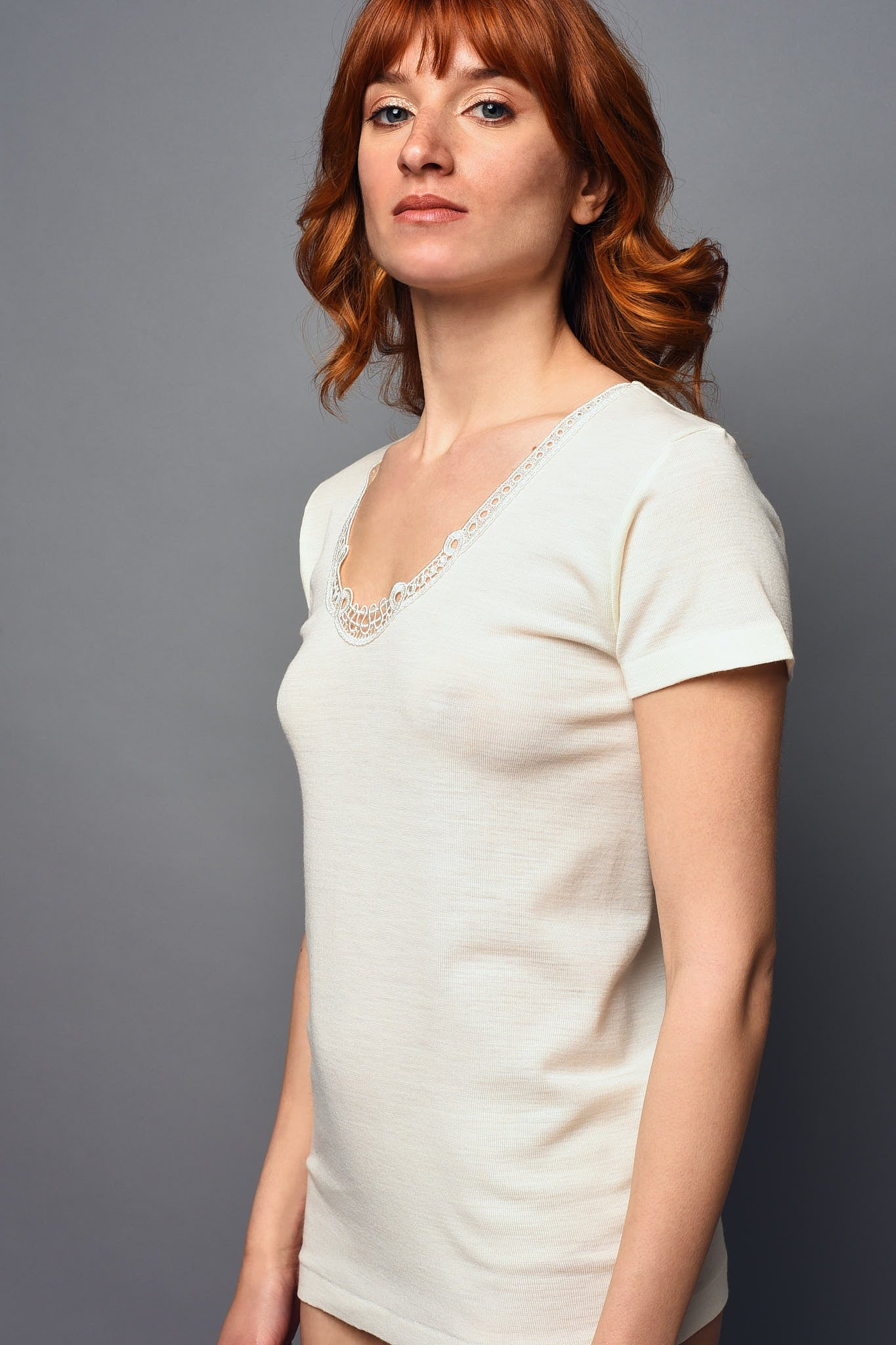 Maglia a Manica Corta in Lana e Pizzo Girocollo