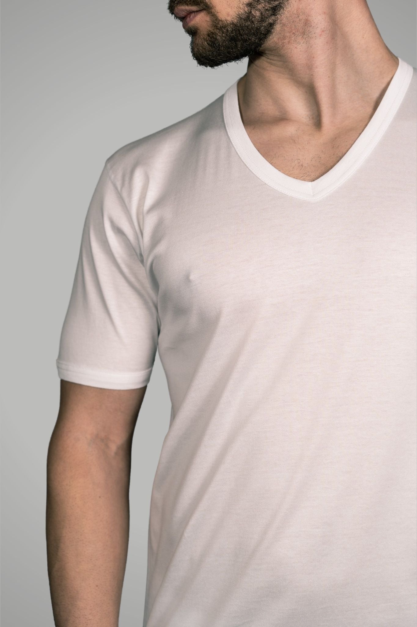 Maglia a Manica Corta in Filo di Scozia Scollo a V