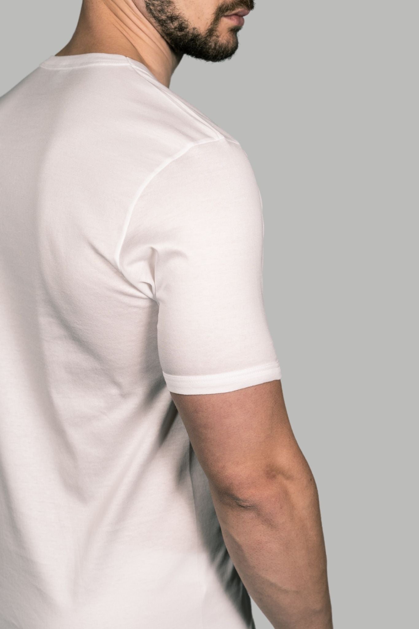 Maglia a Manica Corta in Filo di Scozia Scollo a V