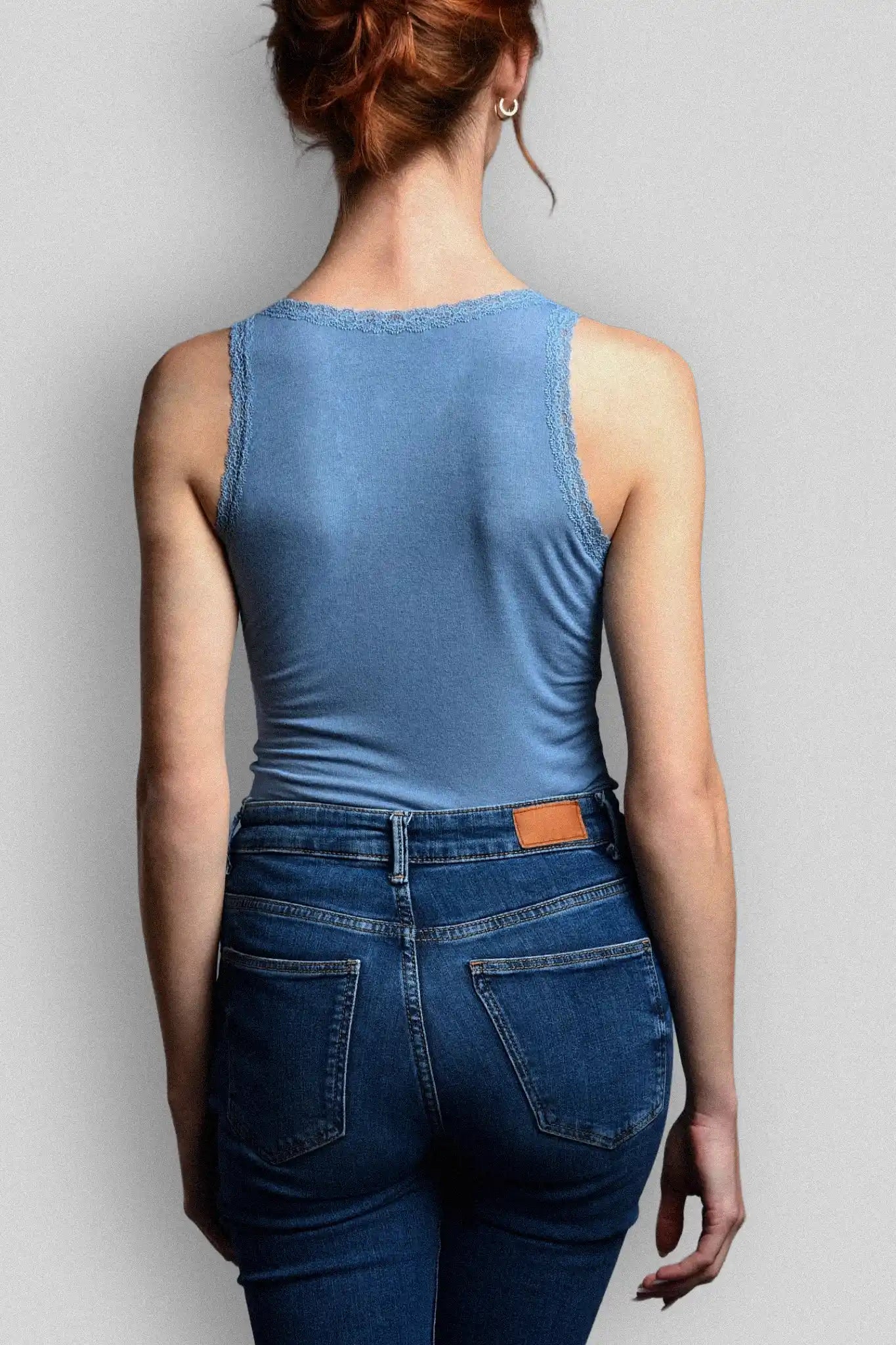 Canotta a Spalla Larga in Modal Ultralight con Cashmere e Pizzo