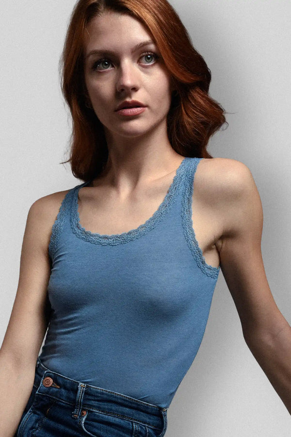Canotta a Spalla Larga in Modal Ultralight con Cashmere e Pizzo