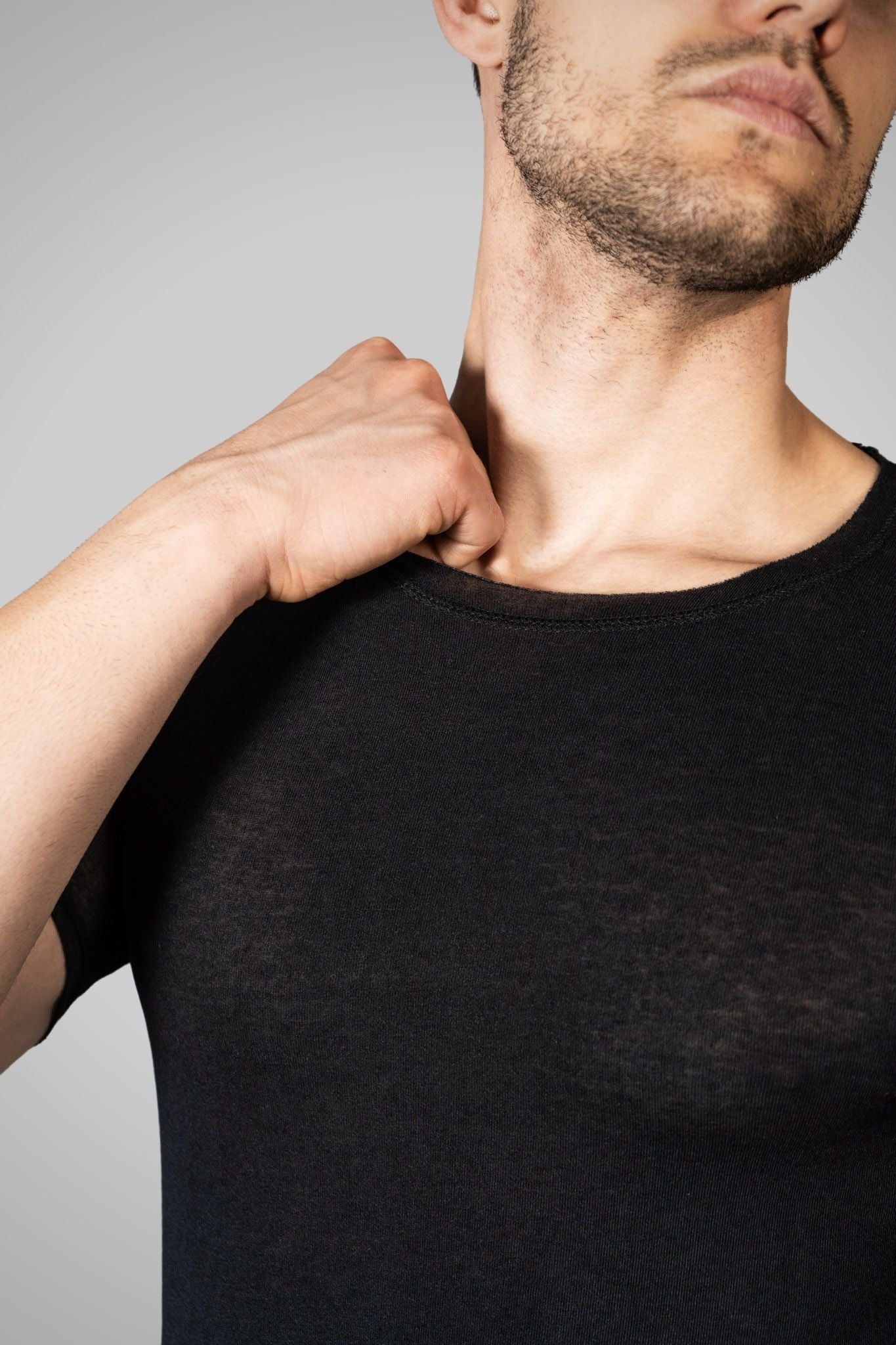 Maglia a Manica Corta in Modal Ultralight con Cashmere Girocollo