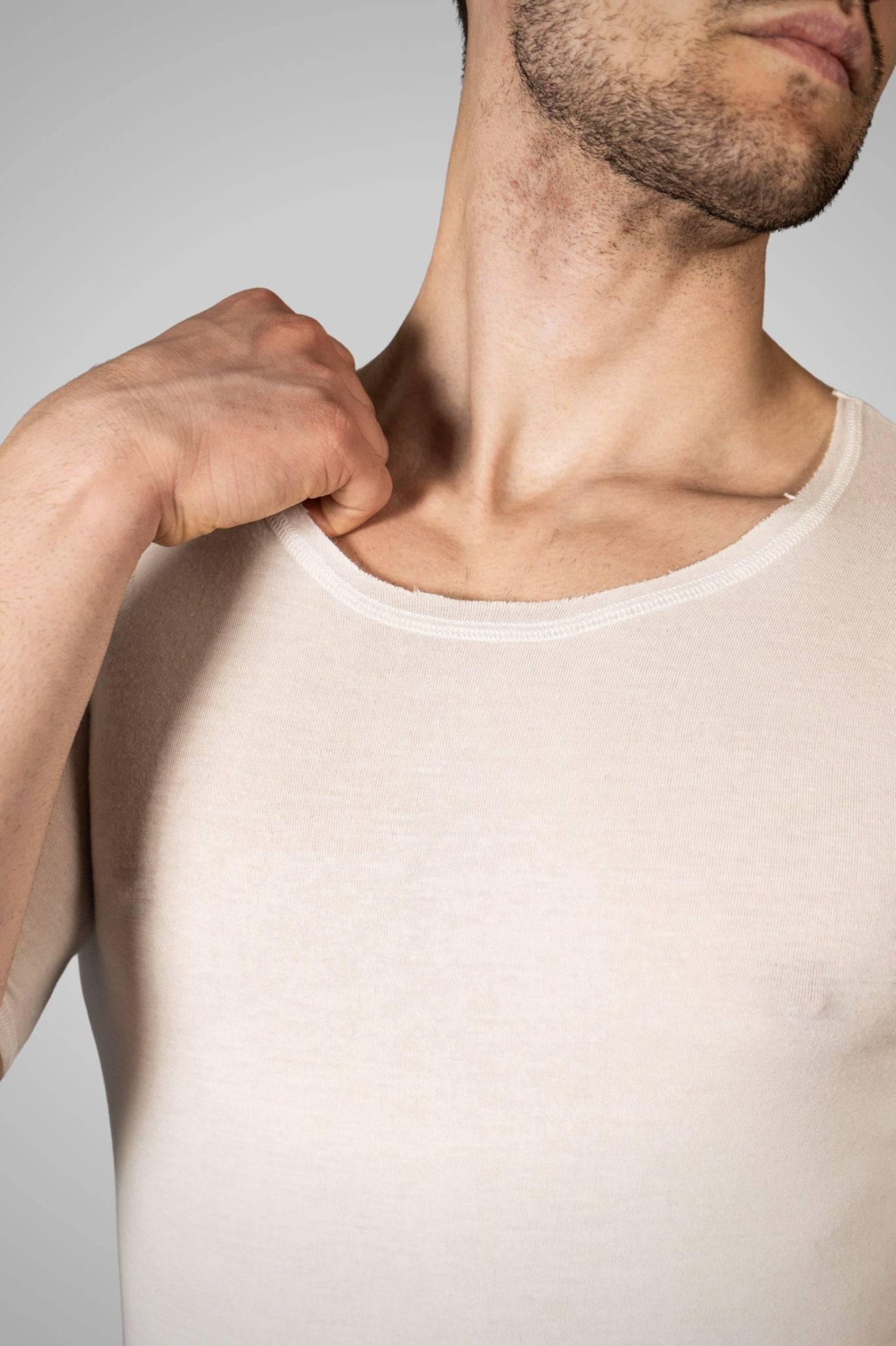 Maglia a Manica Corta in Modal Ultralight con Cashmere Girocollo
