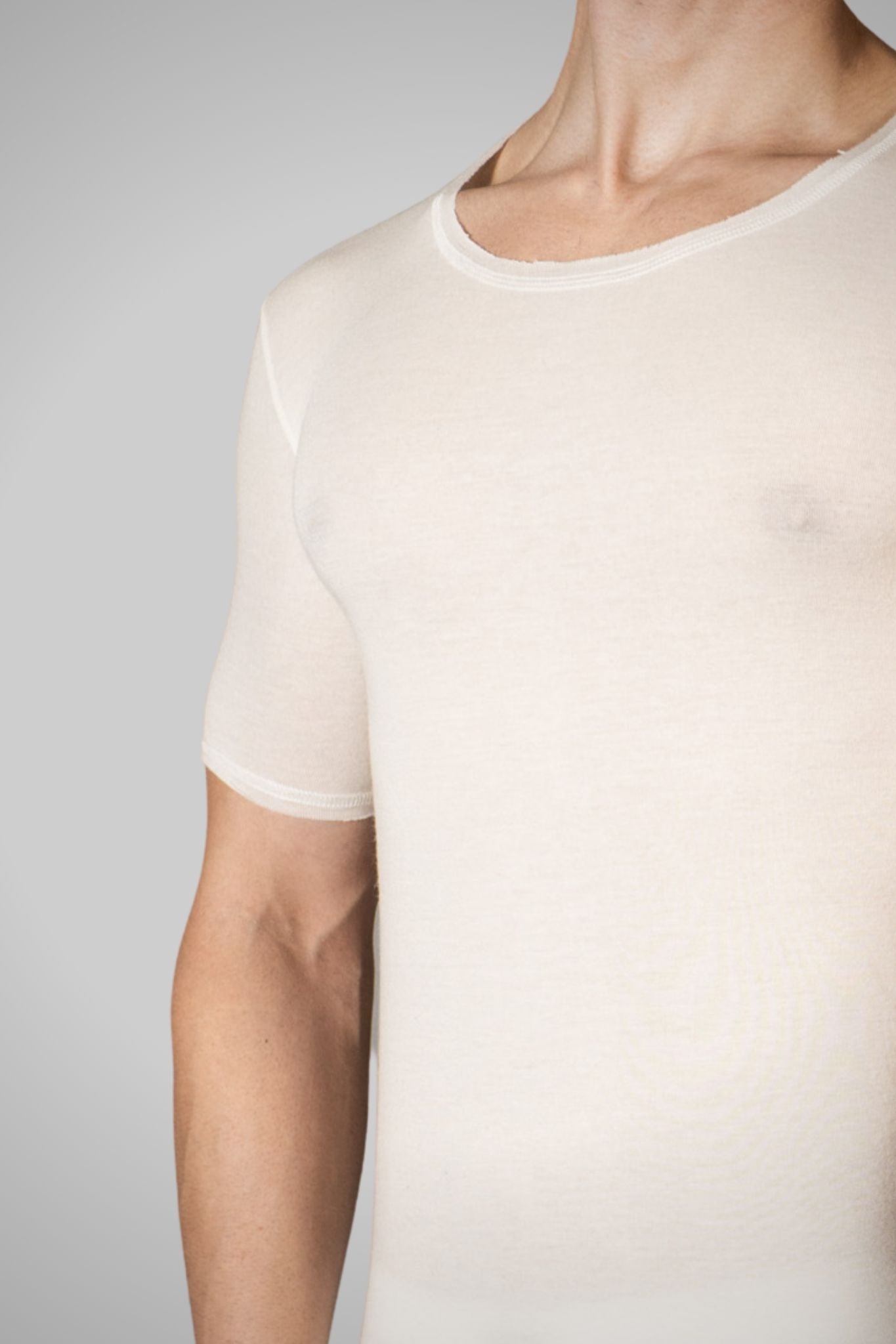 Maglia a Manica Corta in Modal Ultralight con Cashmere Girocollo