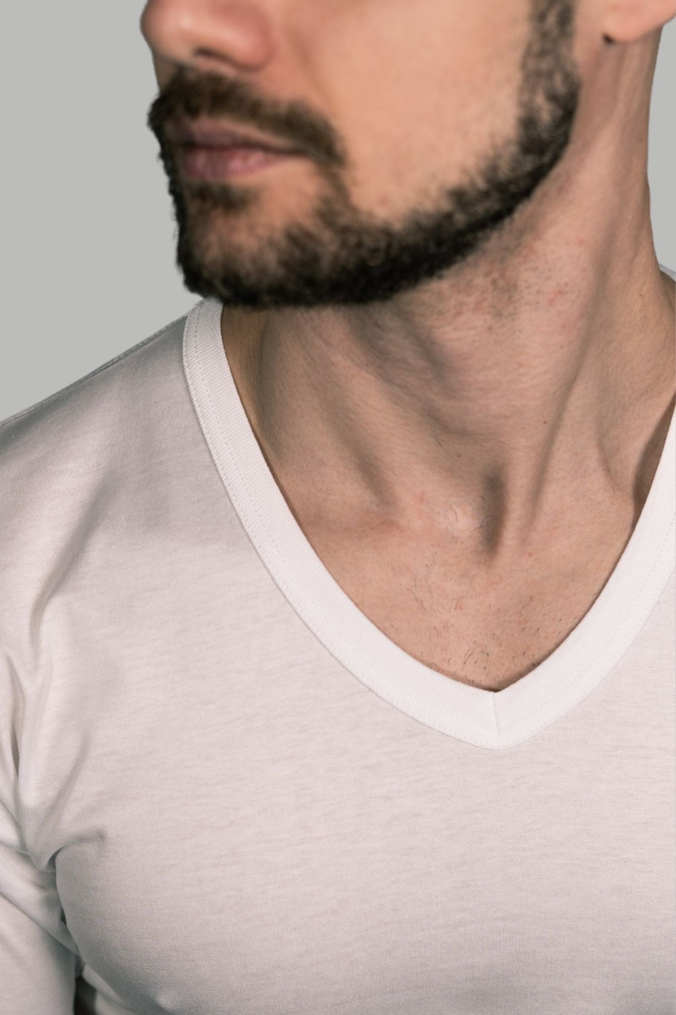 Maglia a Manica Corta in Filo di Scozia Scollo a V